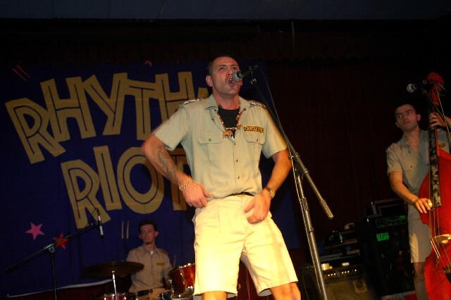 min 2005 11 27 riot 646